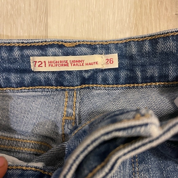 Levi’s shorts - Picture 3 of 3